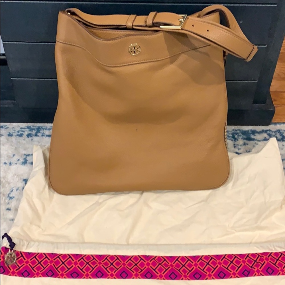 Tory Burch Robinson Pebble Hobo